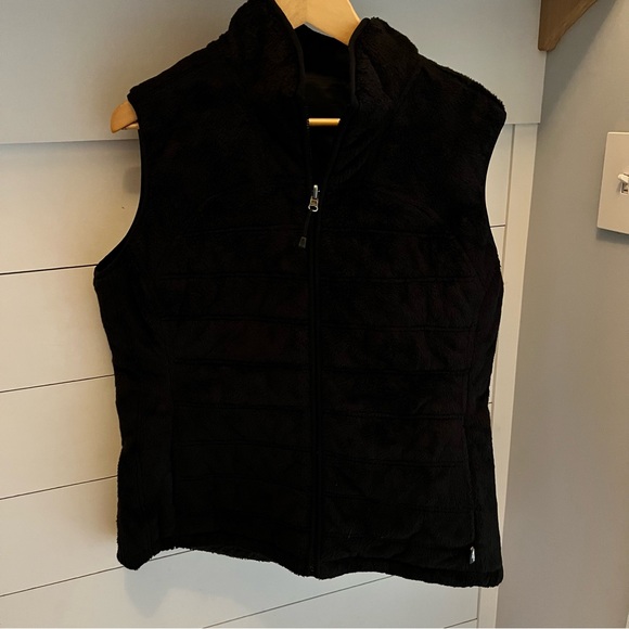The North Face Women's Black Reversible Vest - Picture 4 of 12